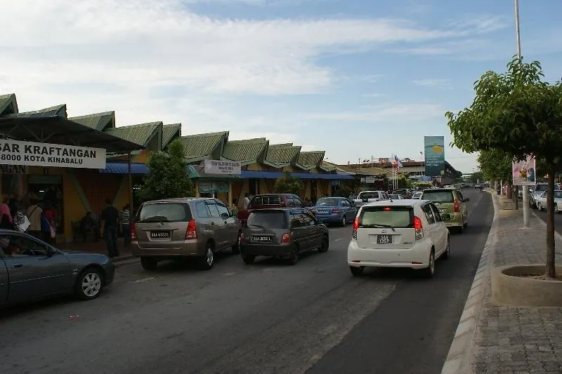 Hotell Iskandar Sinsuran Homestay Kota Kinabalu